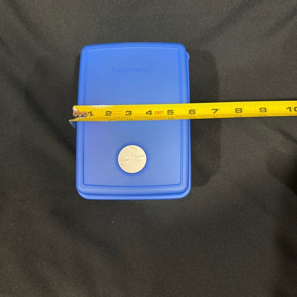 NEW!  Tupperware FreezeSmart Blue Seal Rectangular Container - Picture 6 of 7